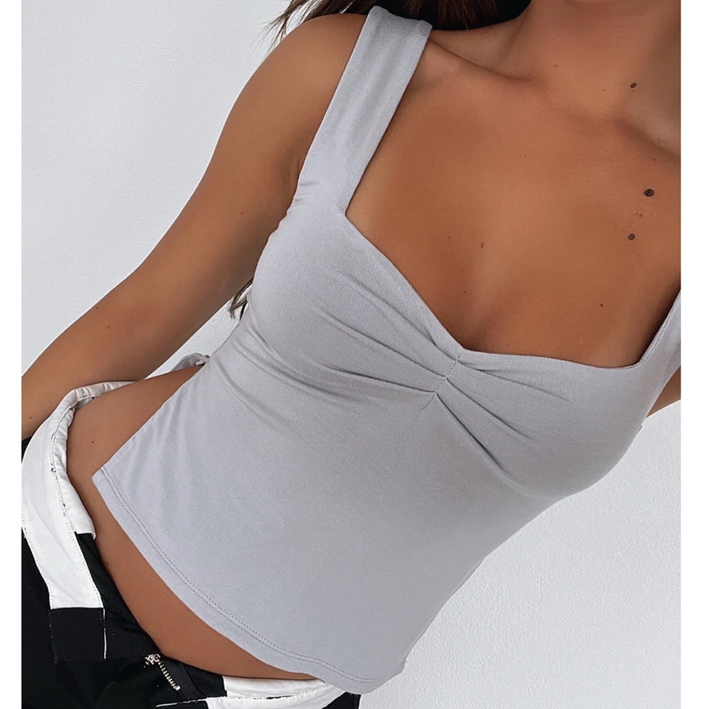 Women's Gray Sleeveless Top
